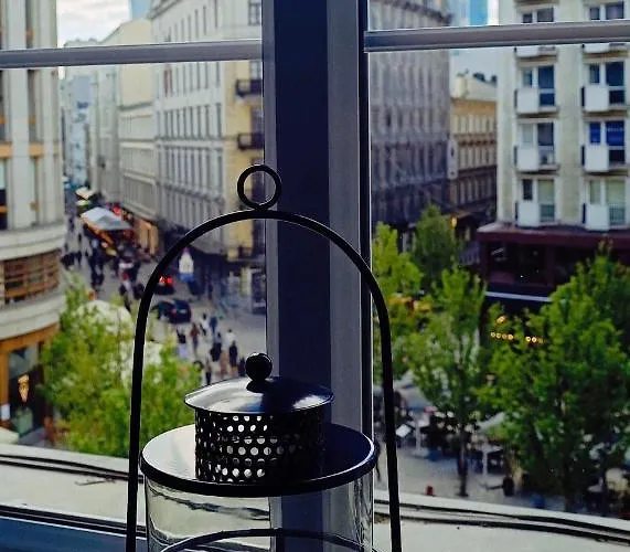 Duzy Prywatny Blisko Starego Miasta. 7 Konukevi Varşova