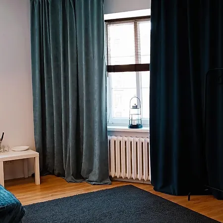 Duży Prywatny Pokój Blisko Starego Miasta. Pokój 7 *